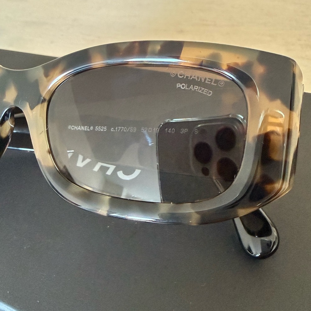Chanel rectangular sunglasses - Picture 5 of 9